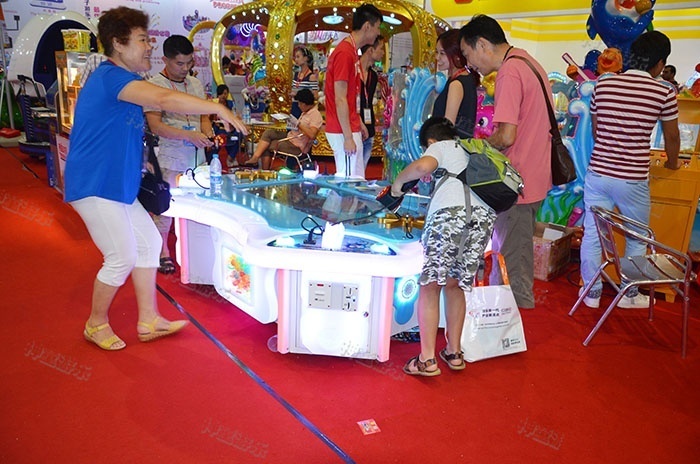 海釣王四人釣魚機